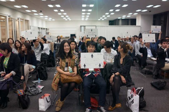 Groups sharing their ideas about strategic design after our talk. Photo: Hiroshi Tamura