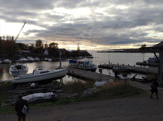 The last few heading for the boat home.