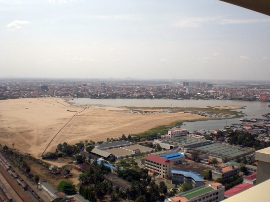 Boeung Kak lake as of March 2010. 
Photo credit: Save Boeung Kak Campaign [http://saveboeungkak.wordpress.com]