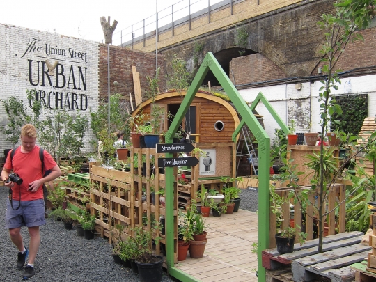 A <a href="http://www.unionstreetorchard.org.uk/">temporary fruit orchard</a> built in the heart of London as temporary nursery for plants and trees which will ultimately be gifted to local schools and community groups. Also home to Aalto University's <a href="http://www.finnish-institute.org.uk/en/design/49-future-design/219-the-nest-pavilion-invited-to-be-part-of-the-union-street-urban-orchard">Nest, sponsored by the Finnish Institute</a>.